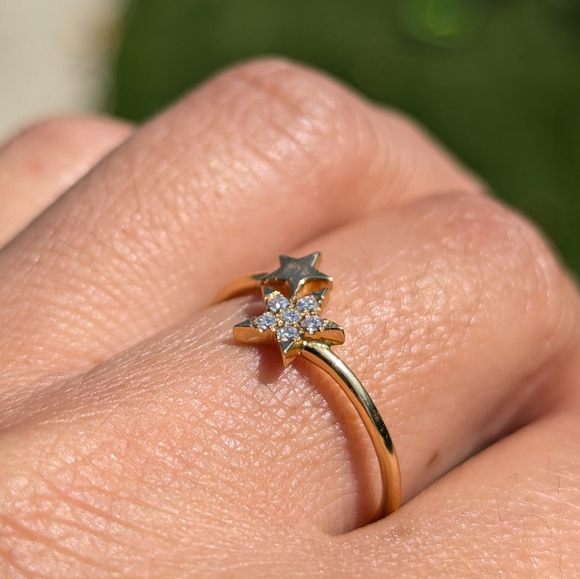 14K Yellow Gold Double Star Diamond Ring Band - Picture 10 of 10